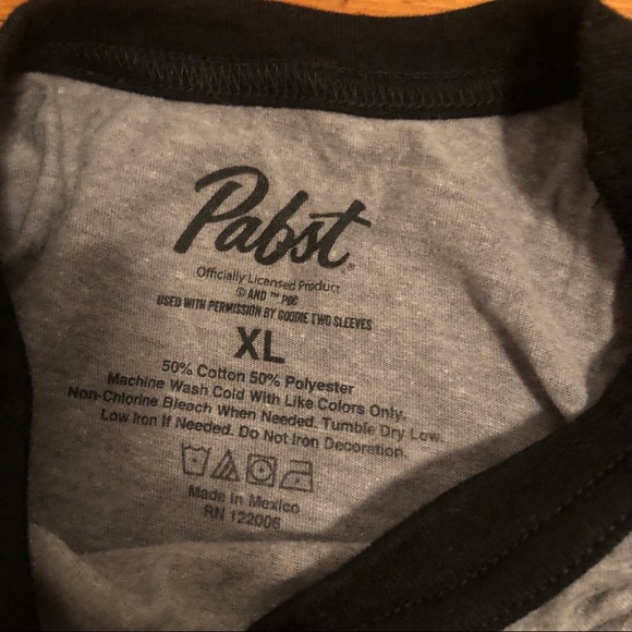 NWOT Urban Outfitters graphic T - Picture 2 of 3